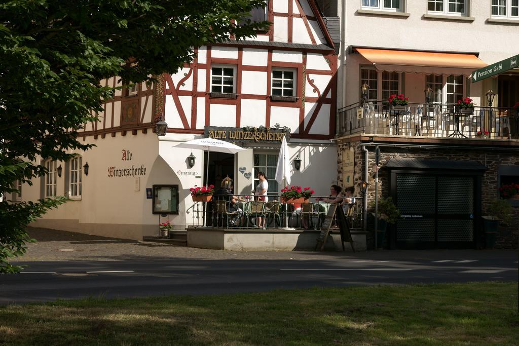 Alte Winzerschenke Hotel Bruttig-Fankel Luaran gambar